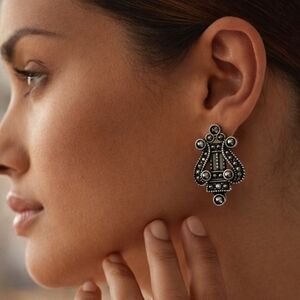 Vintage Avon Marcasite Harp Lyre Earrings Silver Tone Fleur-de-Lis 80s